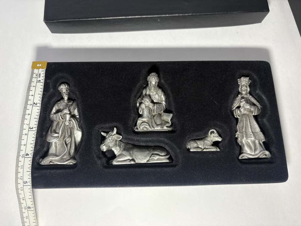 Cathi Cook Designs for TEO 2003 Pewter Nativity Set Figures 5-Piece in Box